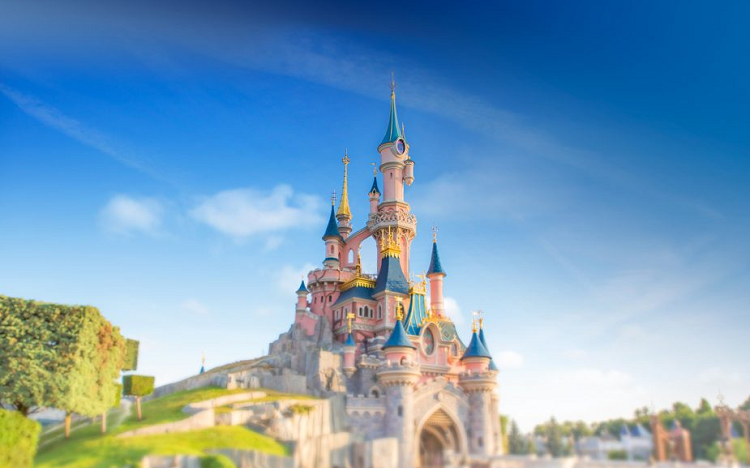 Disneyland Paris : postuler en ligne à 2000 offres d’emploi saisonniers