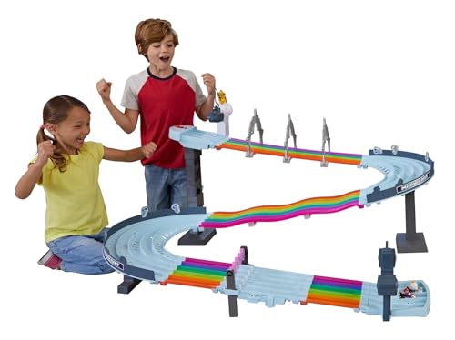 Hot Wheels Mario Kart Route Arc-en-Ciel Pistes de Course de 2,40m, 2 Mini-véhicules échelle 1:64 Inclus, Sons et lumières, Jouet pour Enfant